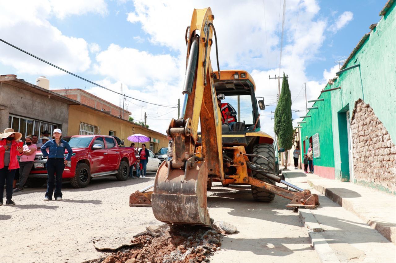 Llevan servicios básicos a comunidades de Fresnillo 