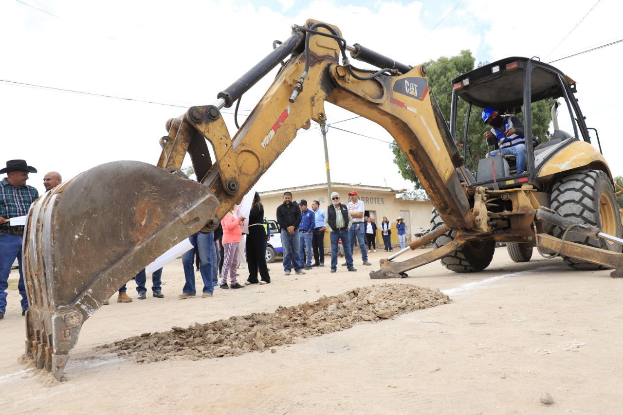 Inician obras en comunidades y colonias de Fresnillo