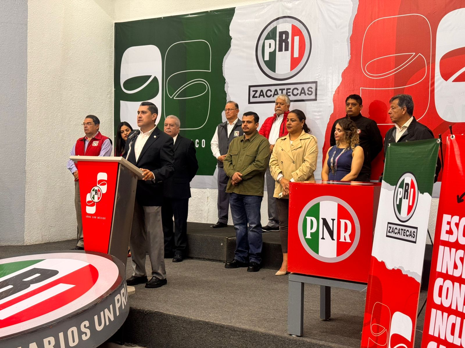 Exige Carlos Peña disculpa a Reyes Mugüerza 