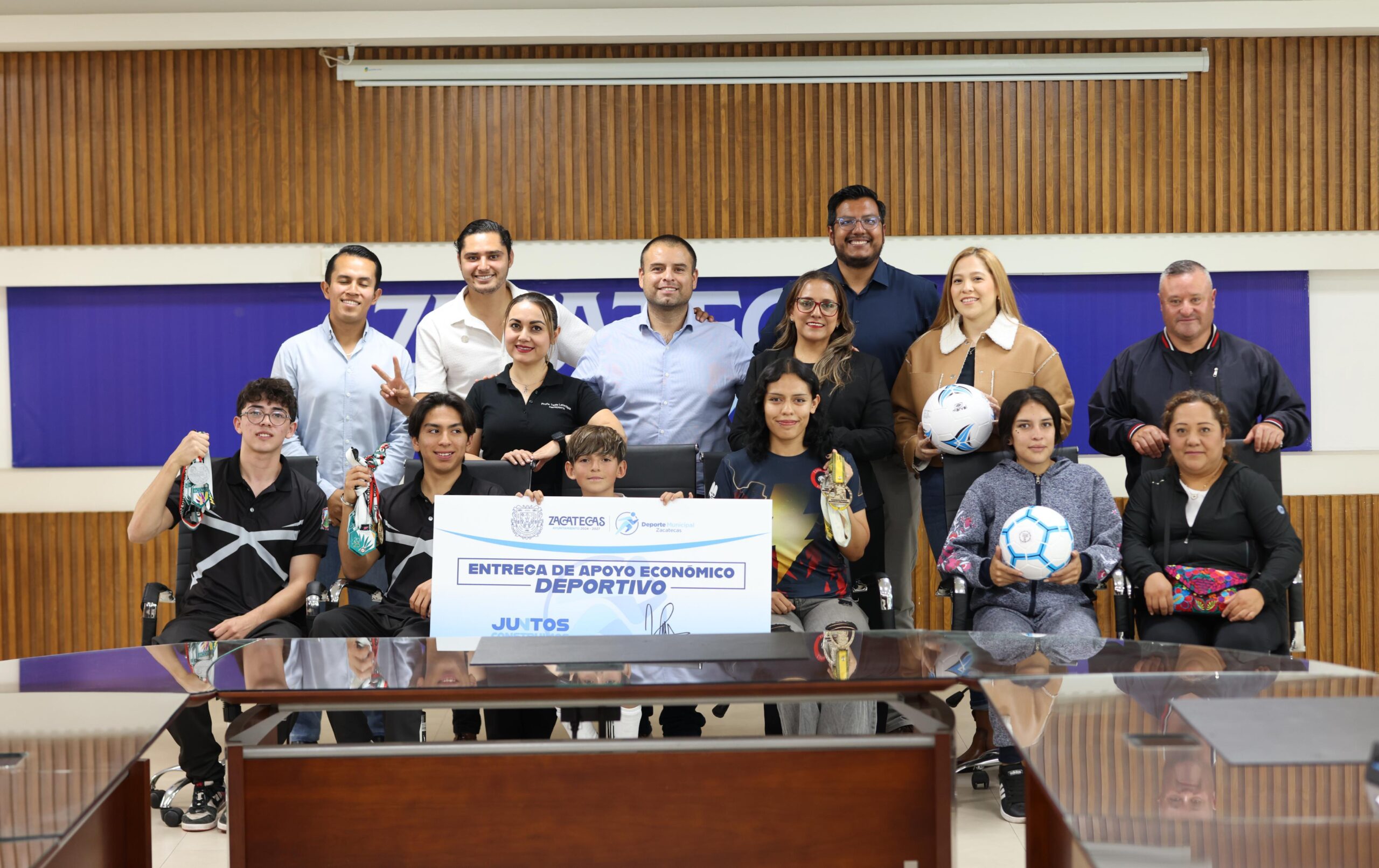 Apoya Miguel Varela a atletas zacatecanos