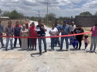 Tiene Cervantes su primera calle pavimentada