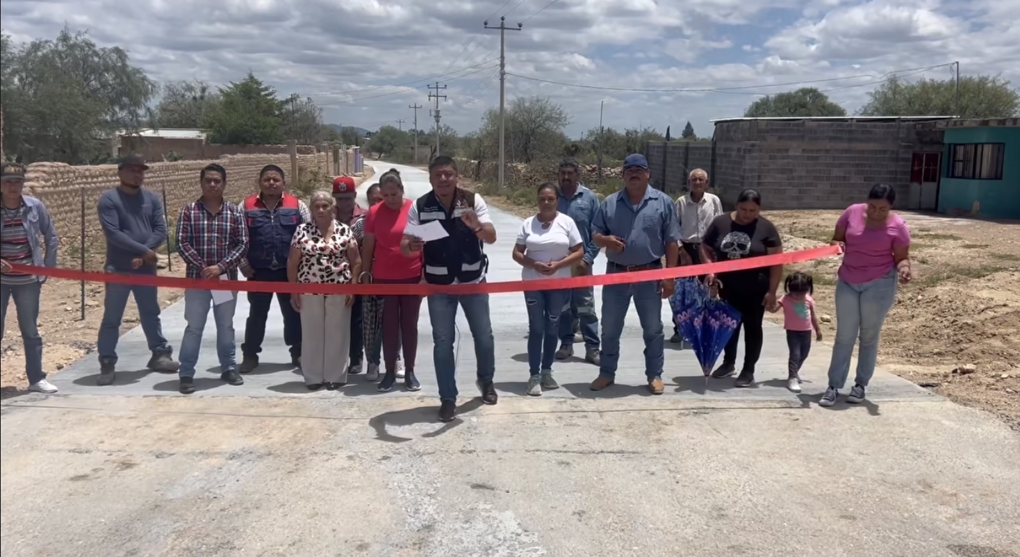 Tiene Cervantes su primera calle pavimentada