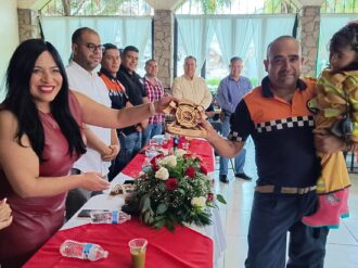 Homenajean a bomberos de Río Grande