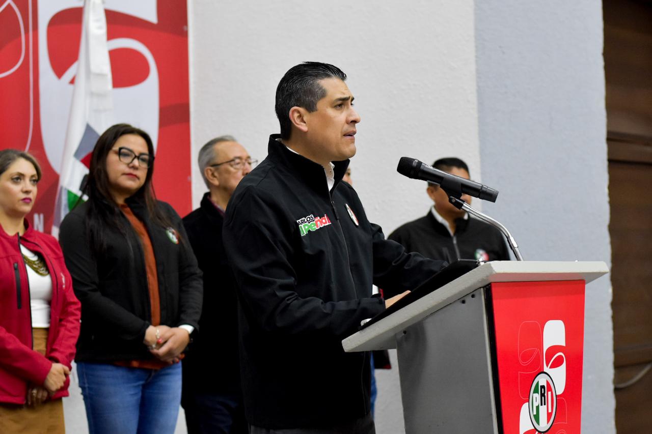 Denuncia Carlos Peña persecución política contra Alito Moreno