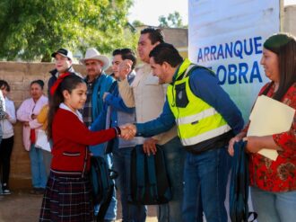 Pavimentan calle de la comunidad Morelos