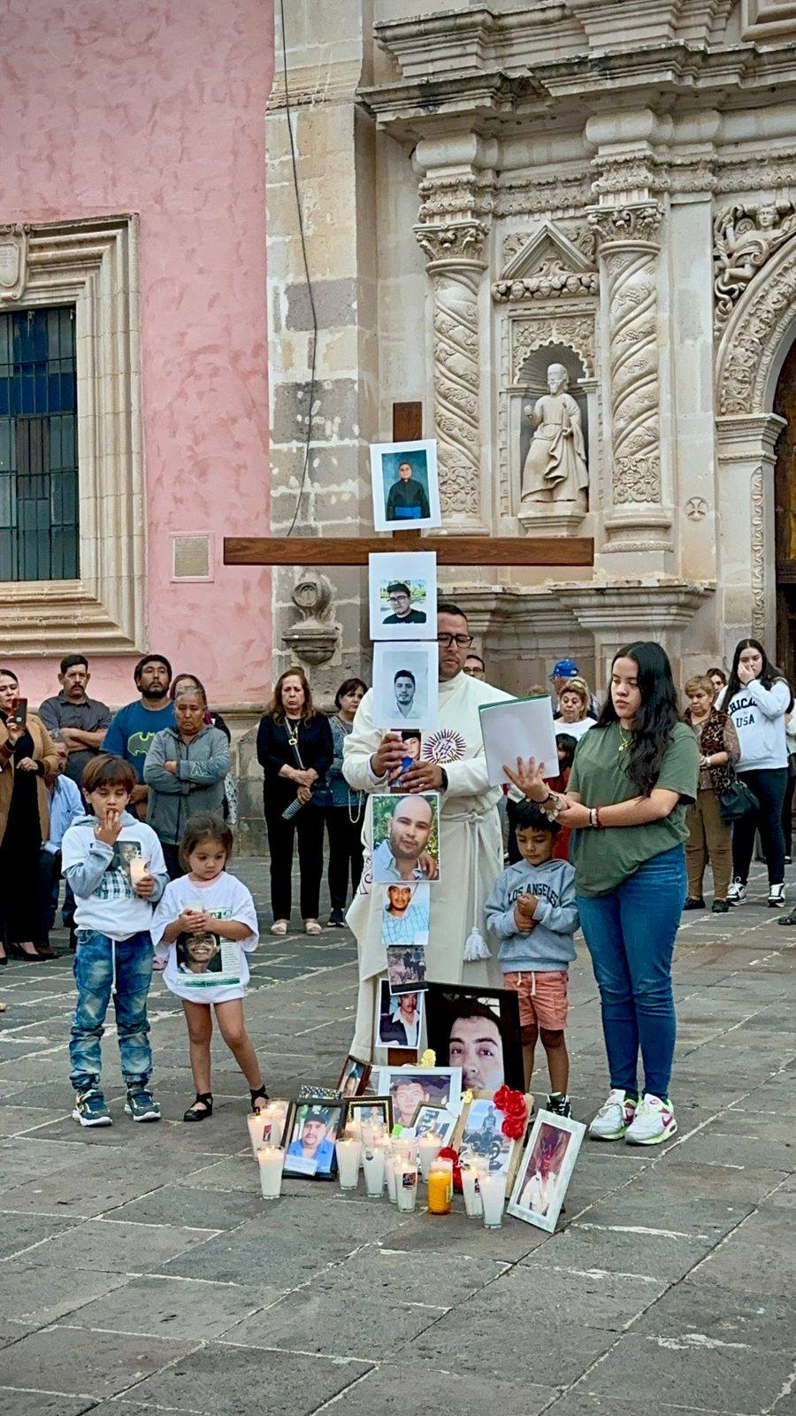 Dedica su ordenación sacerdotal a víctimas de desaparición
