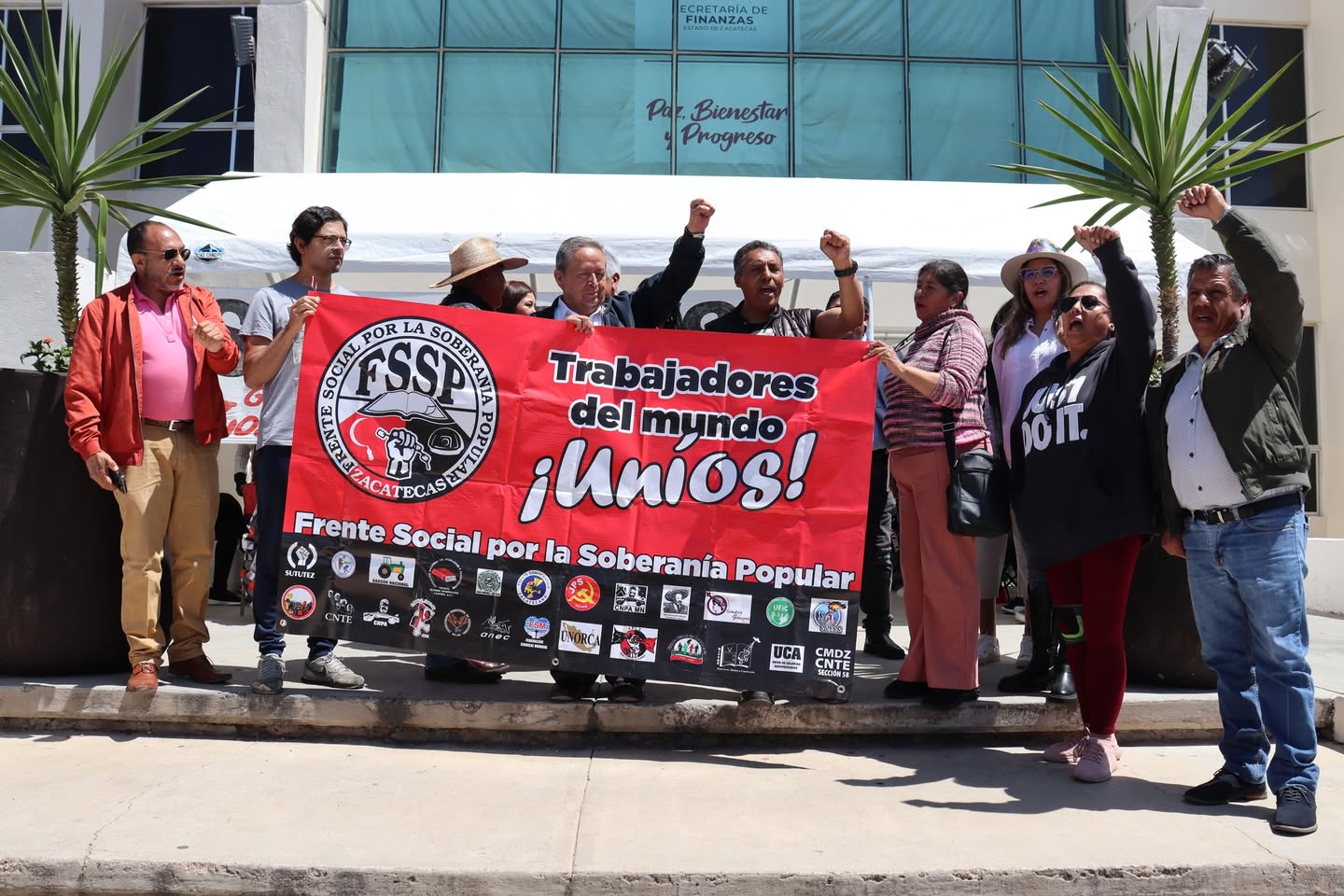 Sigue incumplimiento de Godezac a docentes 