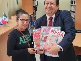 Enriquecen acervo bibliográfico de comunidades jerezanas