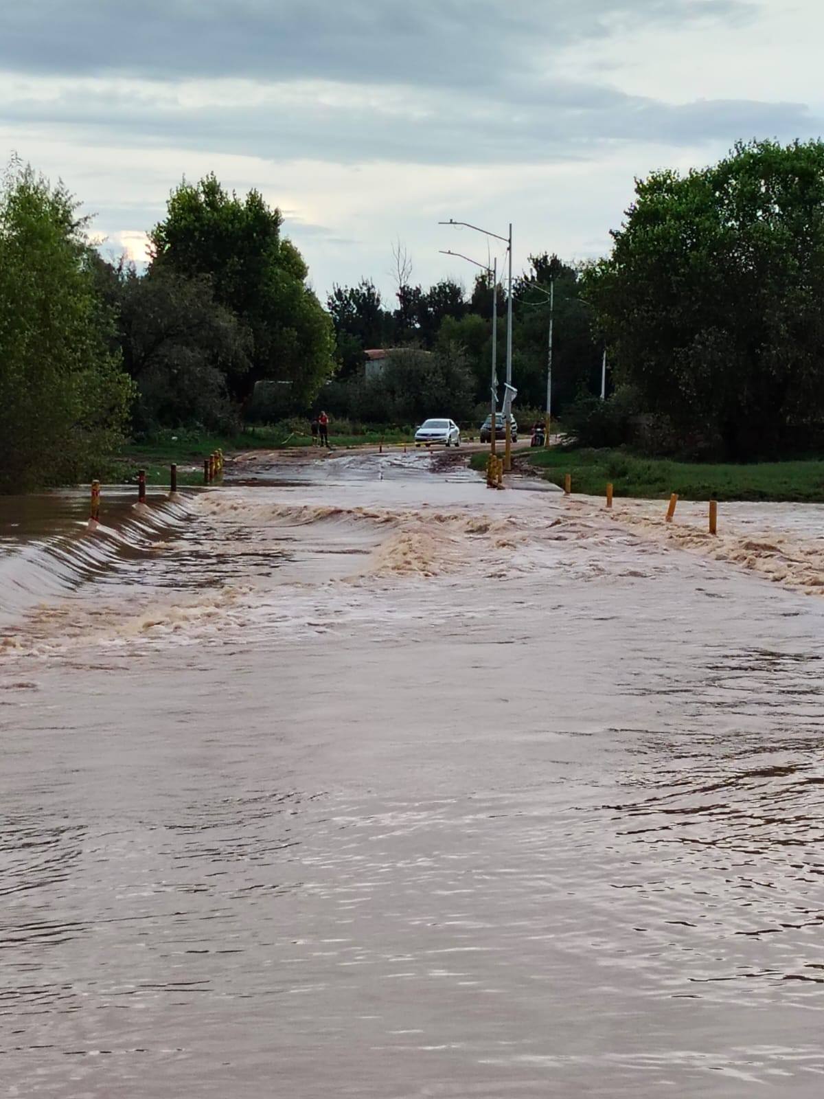 Habitantes de Los Ramírez, nuevamente incomunicados