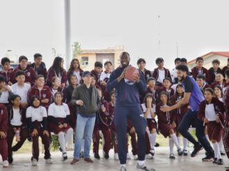Conviven Gambusinos con estudiantes de secundaria 
