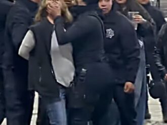 Cierra la Fenaza con agresión a personal de bares por parte de la Metropol