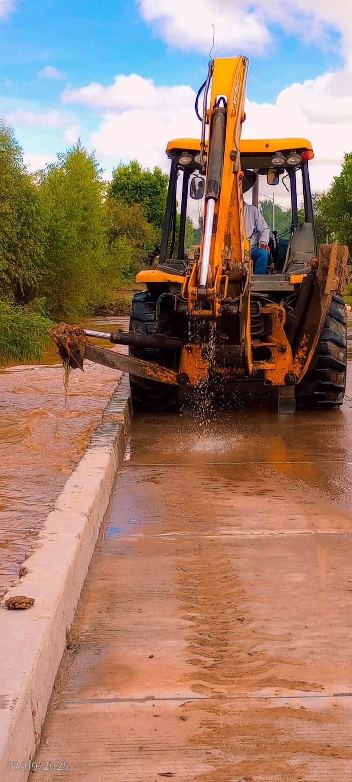 Limpian vado a Los Ramírez 