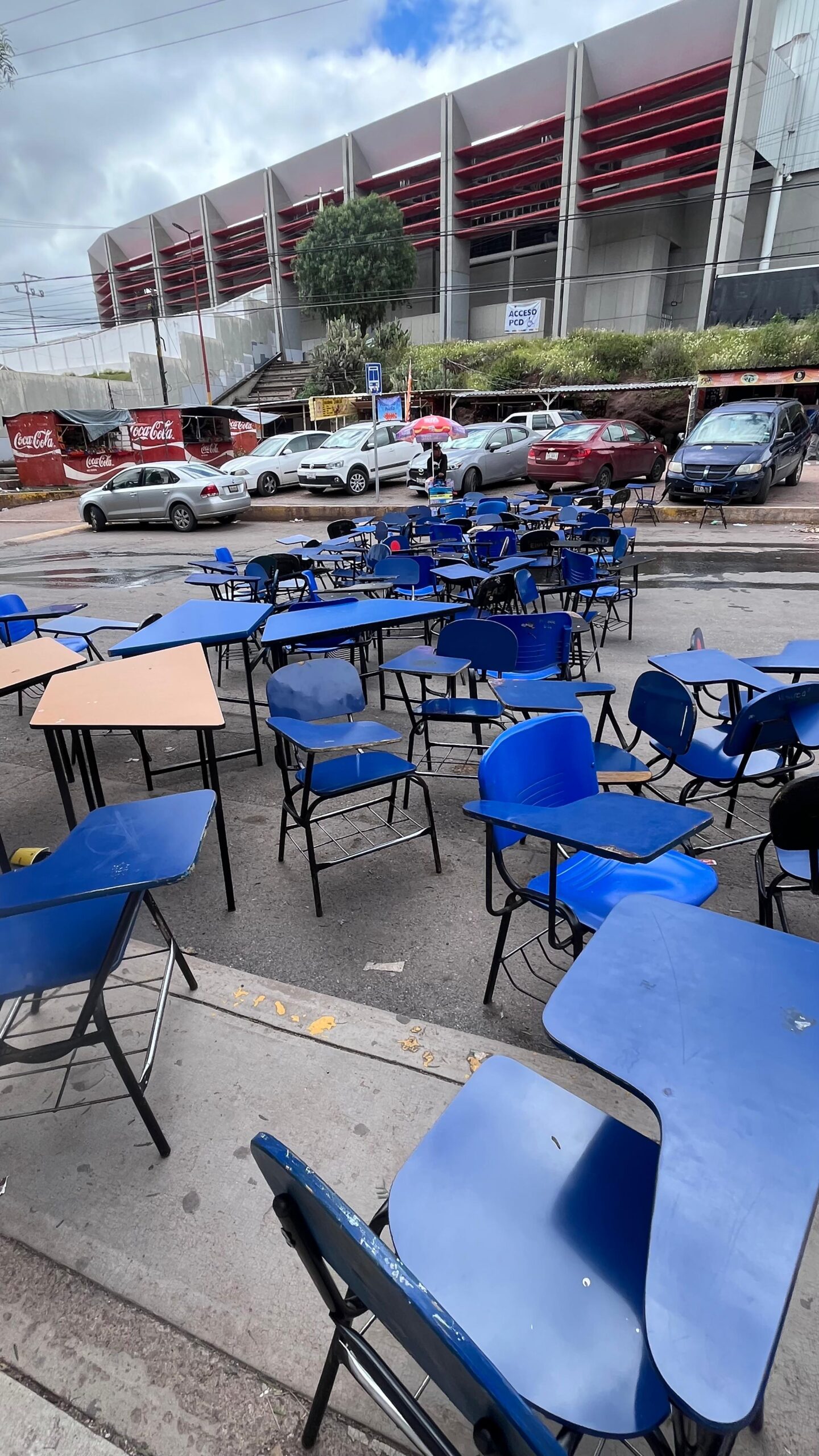 Tras asalto, estudiantes de la prepa 2 exigen seguridad