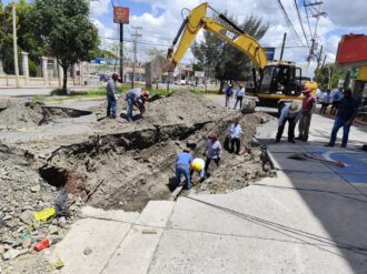 Analizan expertos solución para socavón de la García Salinas 