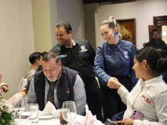 Estrecha Miguel Varela relaciones con el sector turístico y empresarial