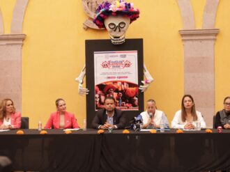 Entre altares y flores, Zacatecas celebra a sus vivos y muertos