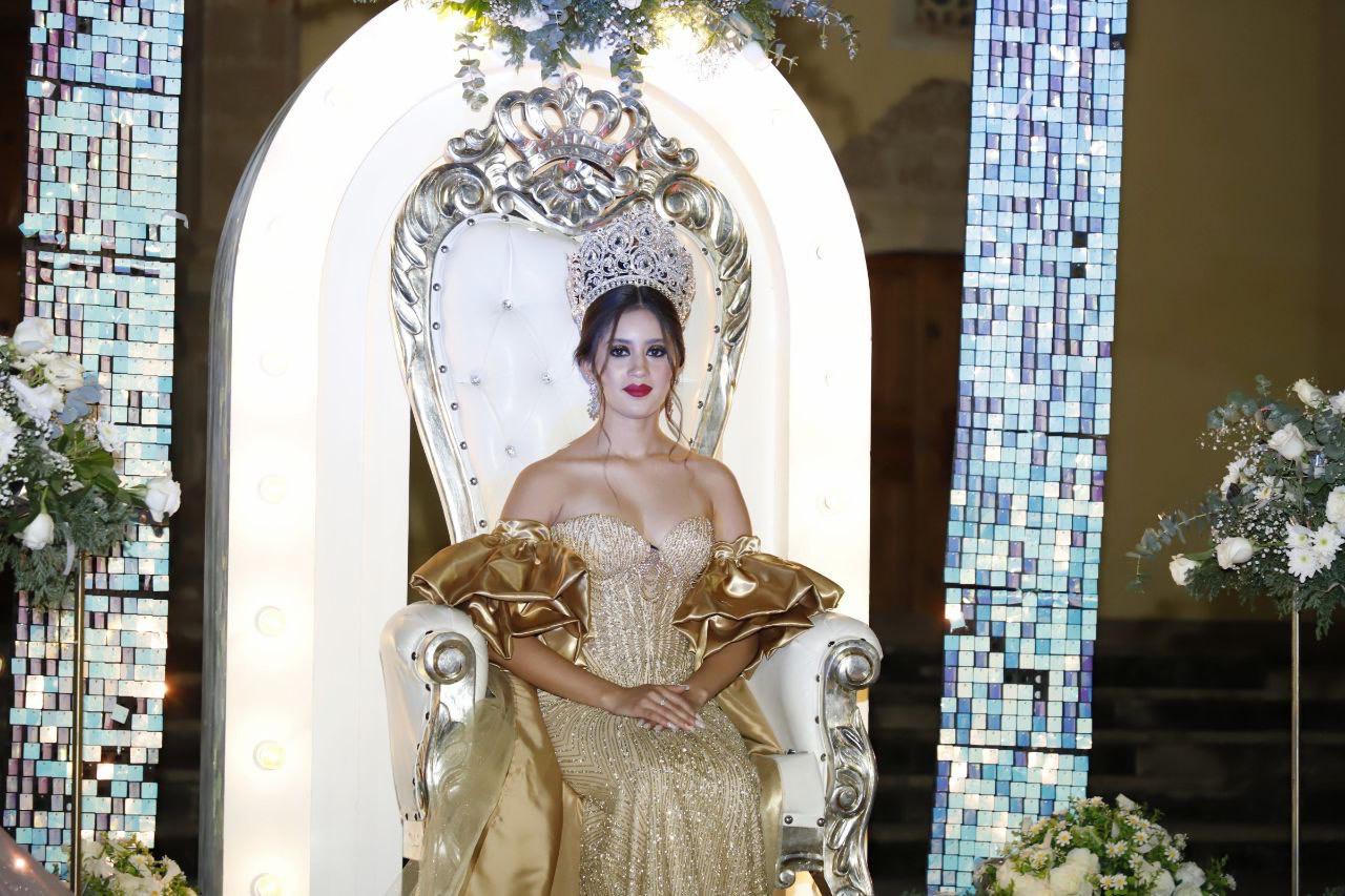 Jocelyne, reina del 459 aniversario de Plateros 