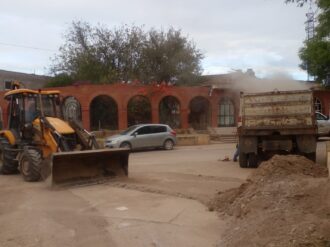 Realizan trabajos de limpieza y desazolve en cañada del Cebis