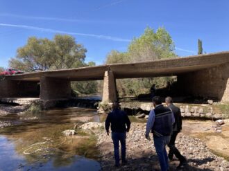 En riesgo de caer, puente entre San Felipe y Morones; autoridades piden apoyo urgente