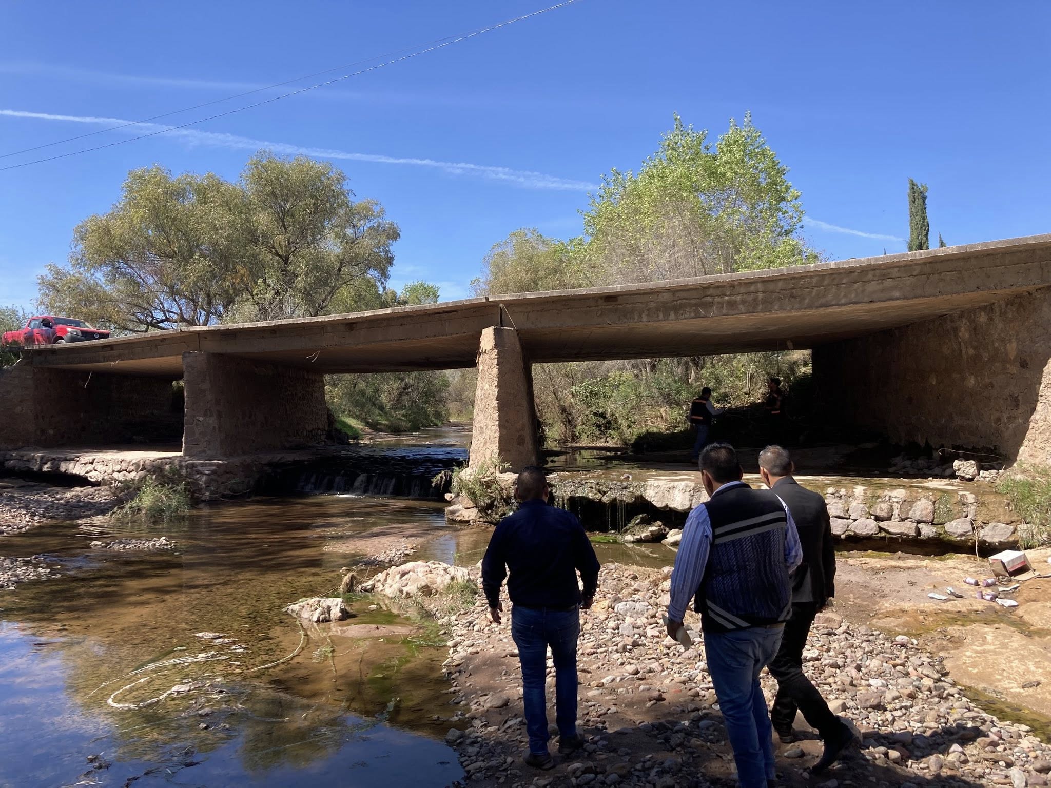En riesgo de caer, puente entre San Felipe y Morones; autoridades piden apoyo urgente