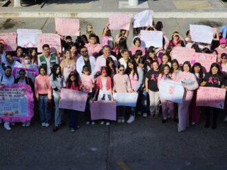Jalpa se tiñe de rosa en la lucha contra el cáncer de mama