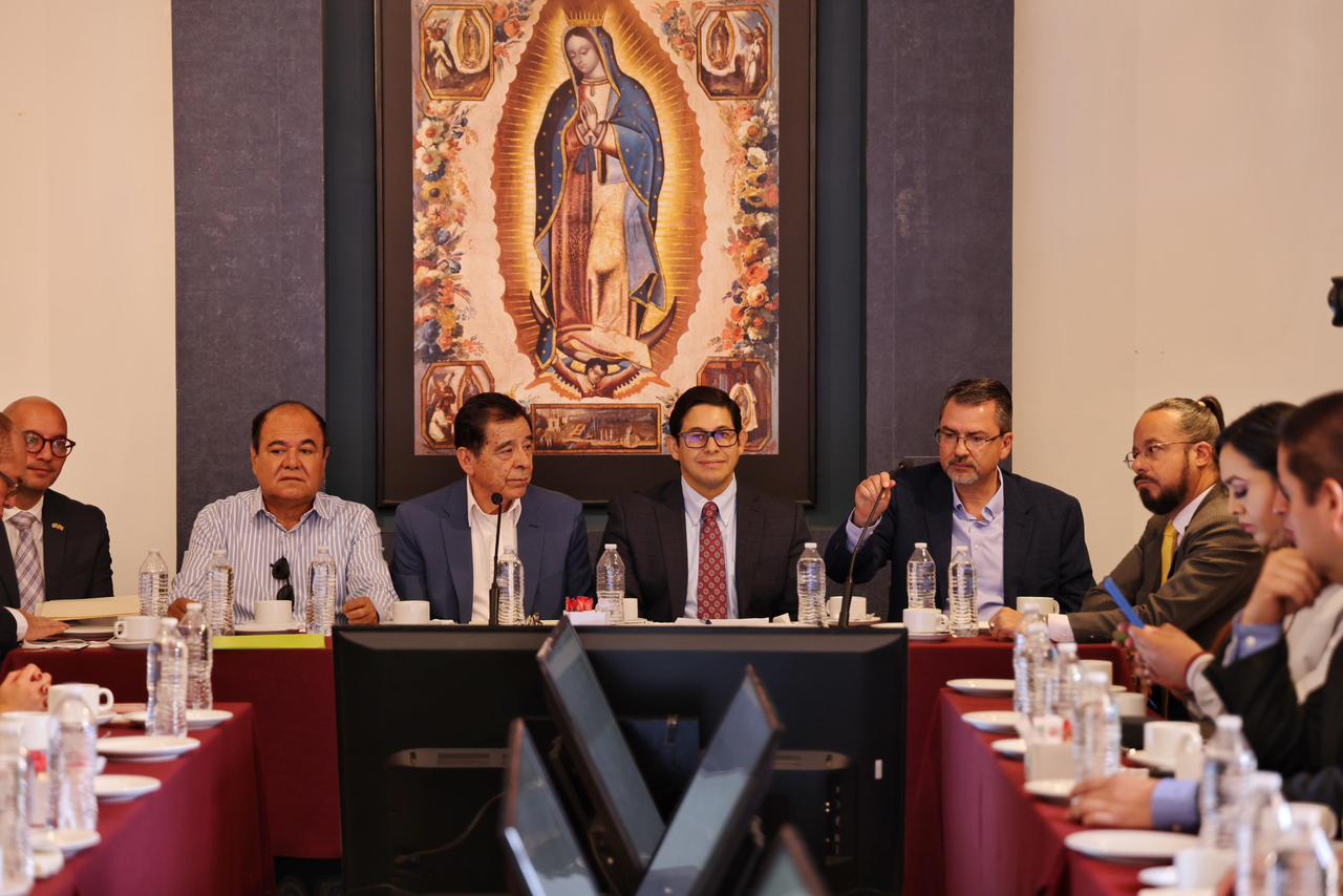 Buscan fortalecimiento de políticas públicas en turismo, comercio y atracción de inversione