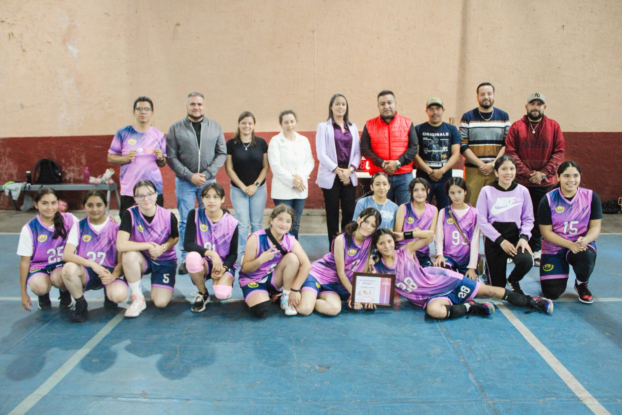 Las Niñas, campeonas de básquet en Monte Escobedo