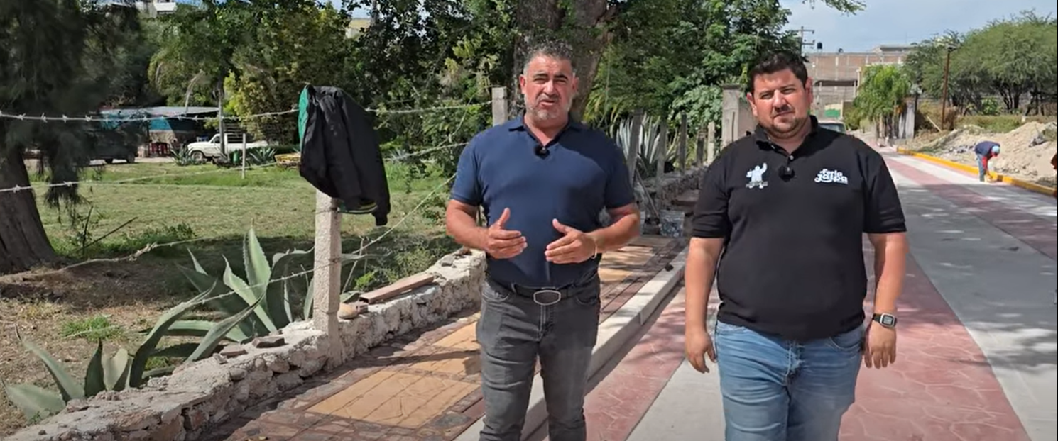 Con calle rústica embellecen el camino al santuario