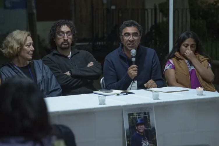 La directora del centro de investigación MIRA: Feminismos y Democracias, Laura Carlsen (i), el profesor de la Universidad de Notre Dame, Guillermo Trejo (c-d); y la representante de Serapaz, Diana Lepe (d).