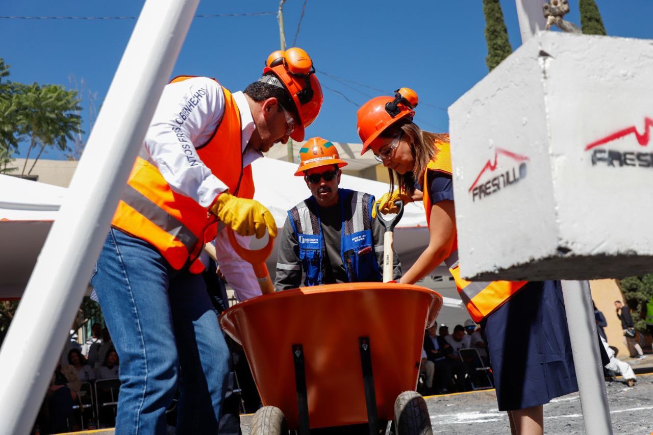 Colocan primera piedra del monumento a la Virgen de Guadalupe