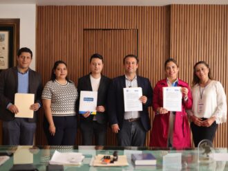 Firma Miguel Varela convenio hotelero para que viajar cueste menos