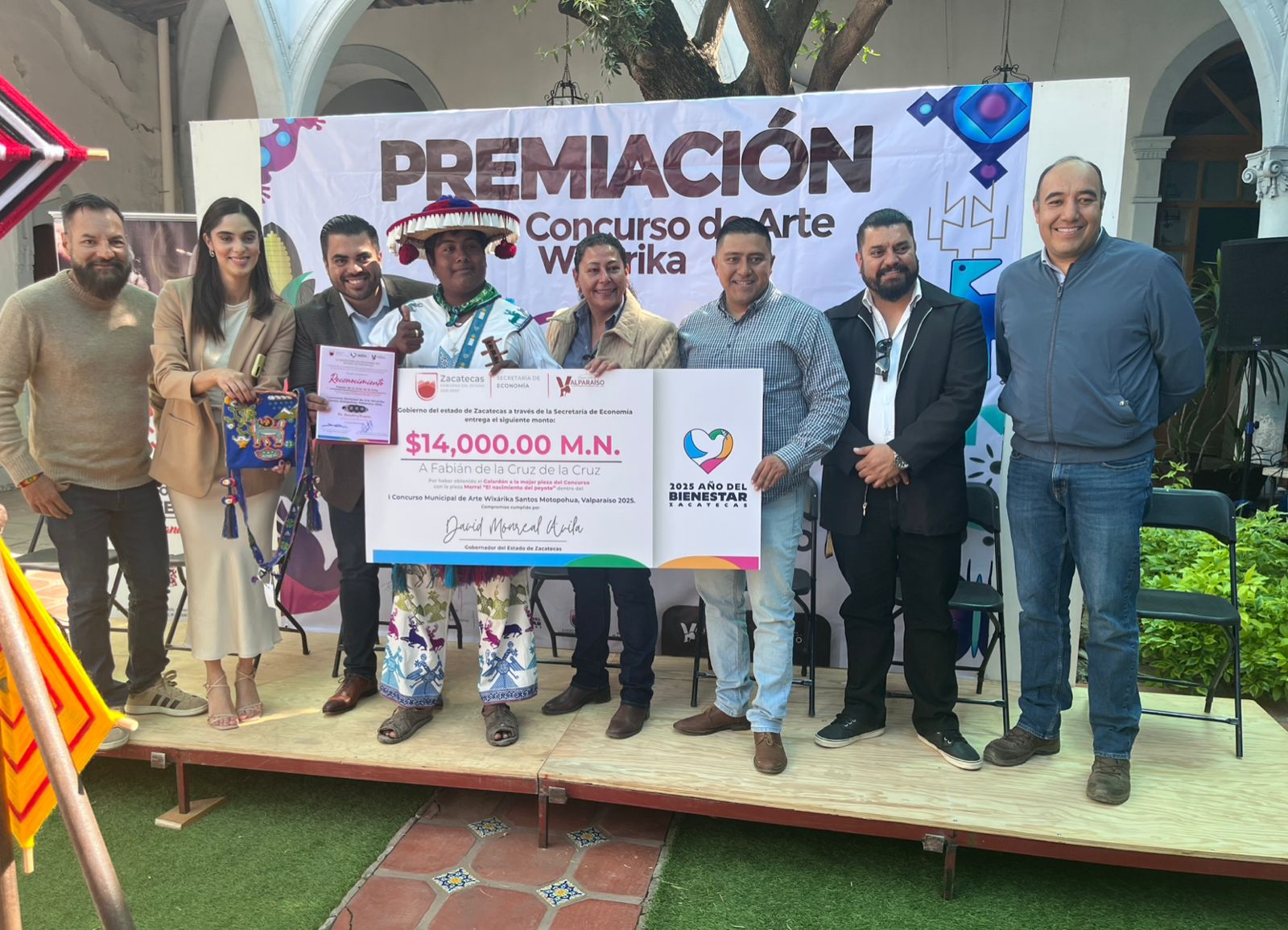 Fabián de la Cruz, ganador del Premio Municipal de Arte Wixárika 2025