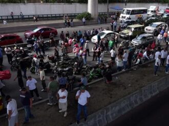 Se imponen transportistas y campesinos; no desisten de megabloqueo