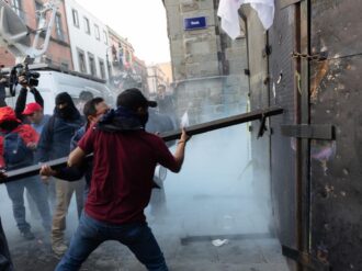 Firme la CNTE se manifiesta