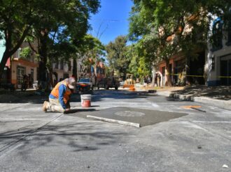 Rehabilitan y bachean calles en Guadalupe 