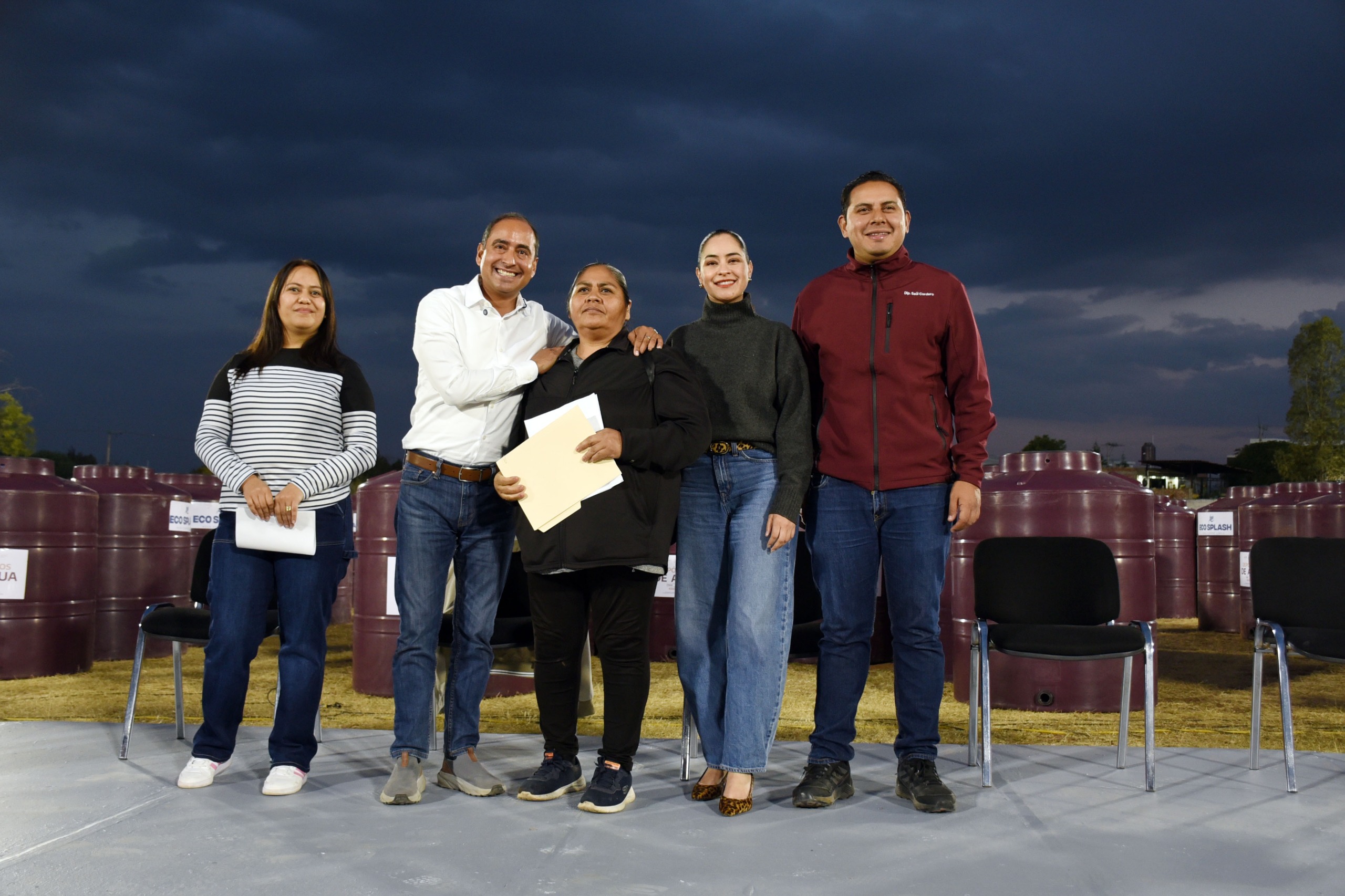 Entrega Ayuntamiento de Guadalupe 400 tinacos