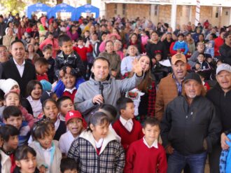 Lleva Miguel Varela la magia de la Navidad a rincones capitalinos