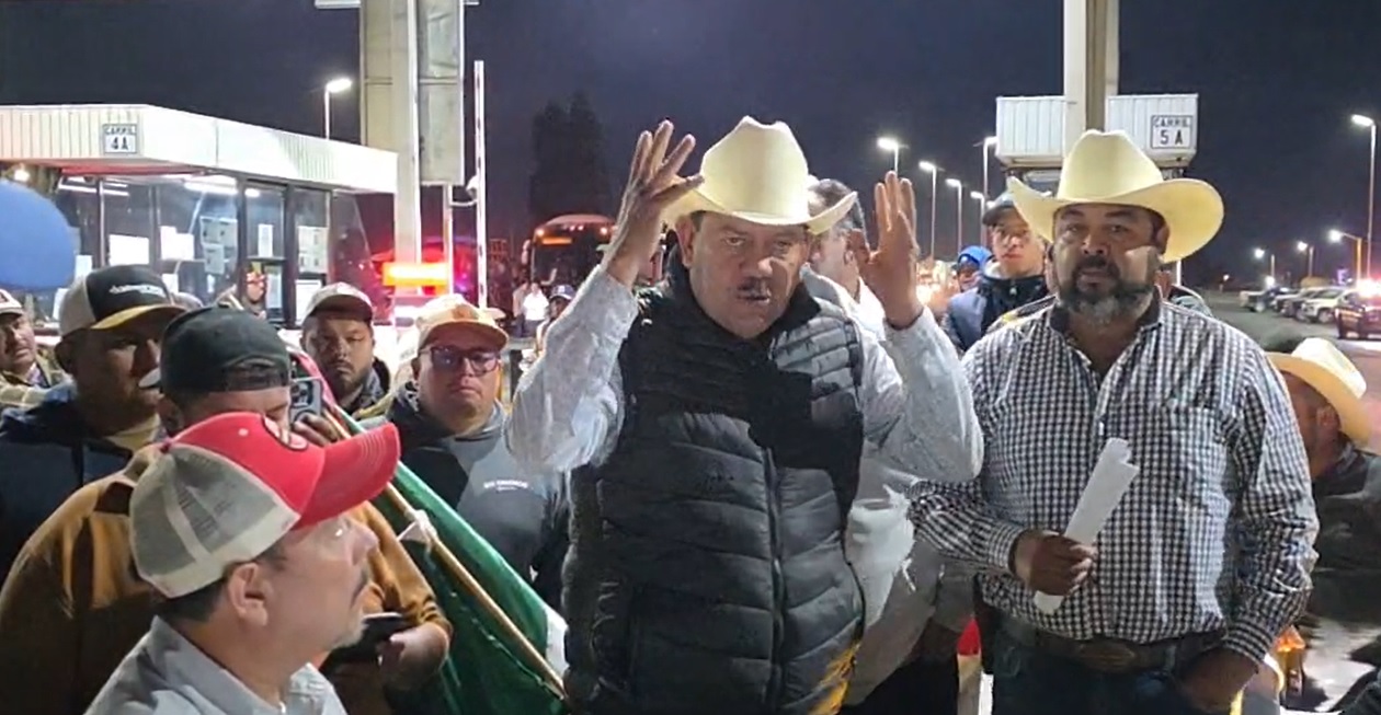 Protestan campesinos de Zacatecas y paralizan el corredor central del país 