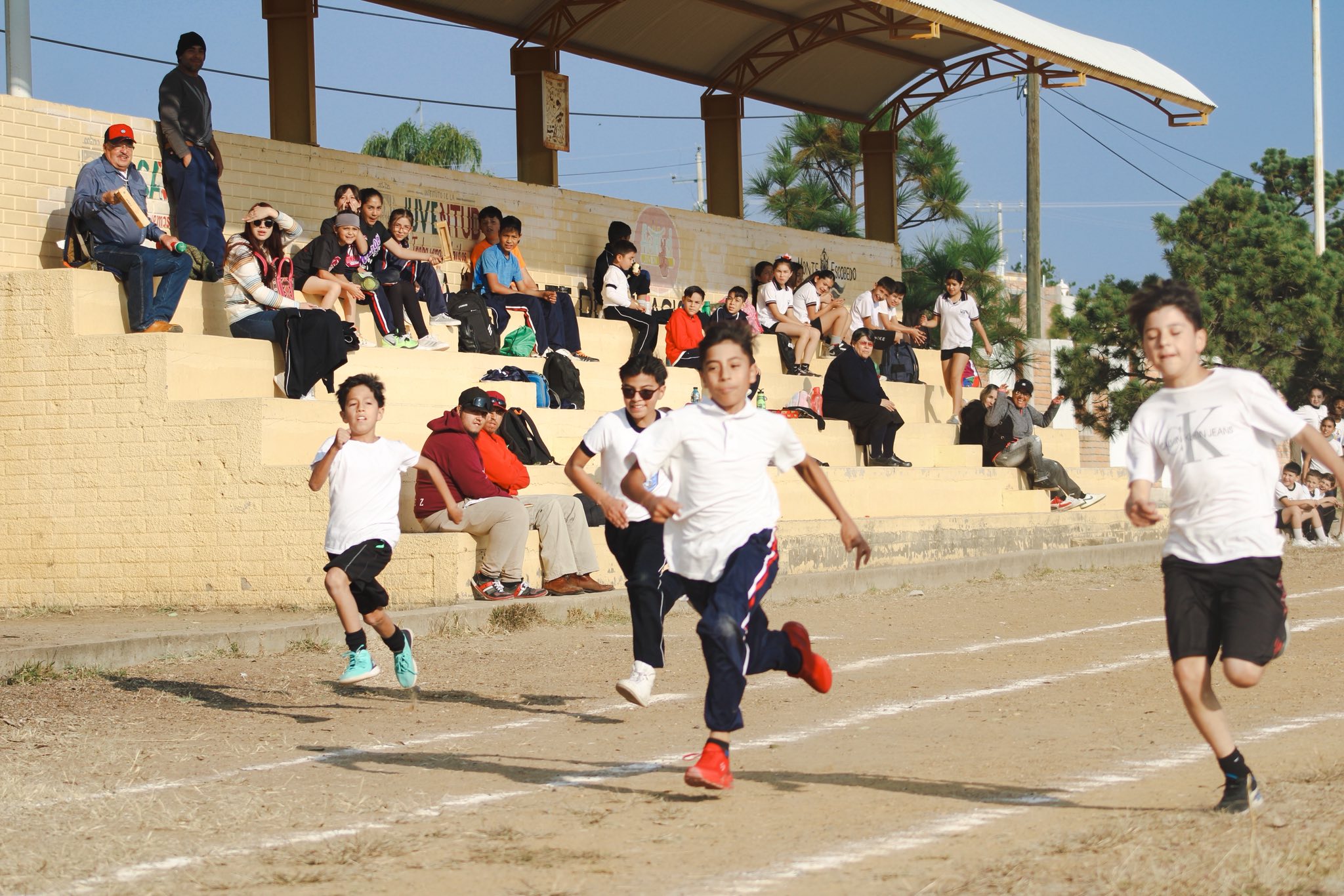 Impulsan el deporte y convivencia extraescolar en Monte Escobedo