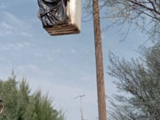 Dan mantenimiento a luminarias en comunidades