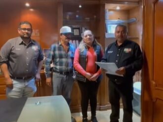 Entrega Juan Rodríguez Valdez escrituras en Pánuco