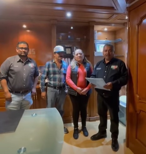 Entrega Juan Rodríguez Valdez escrituras en Pánuco