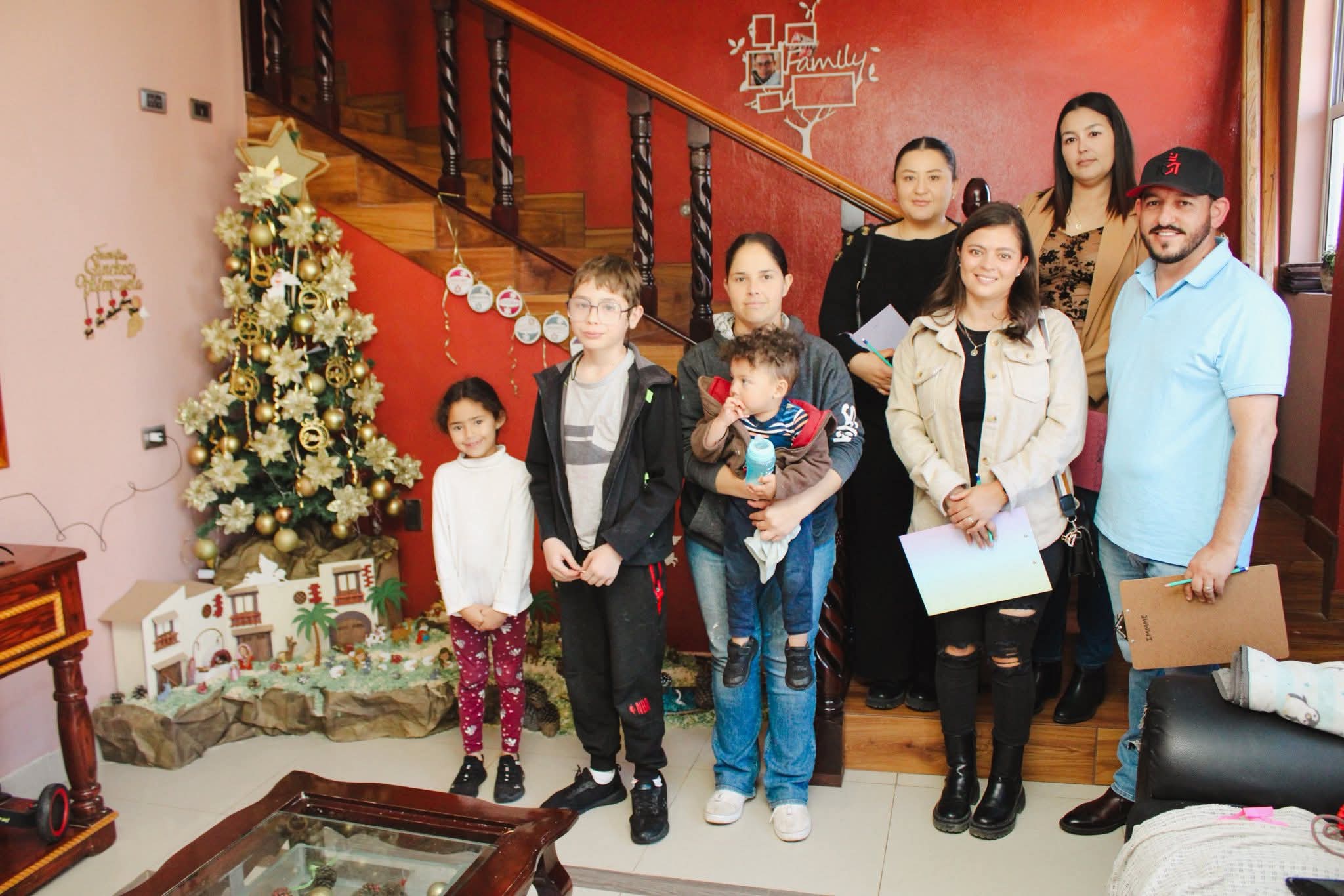 Premian a ganadores del Concurso de Nacimientos Navideños