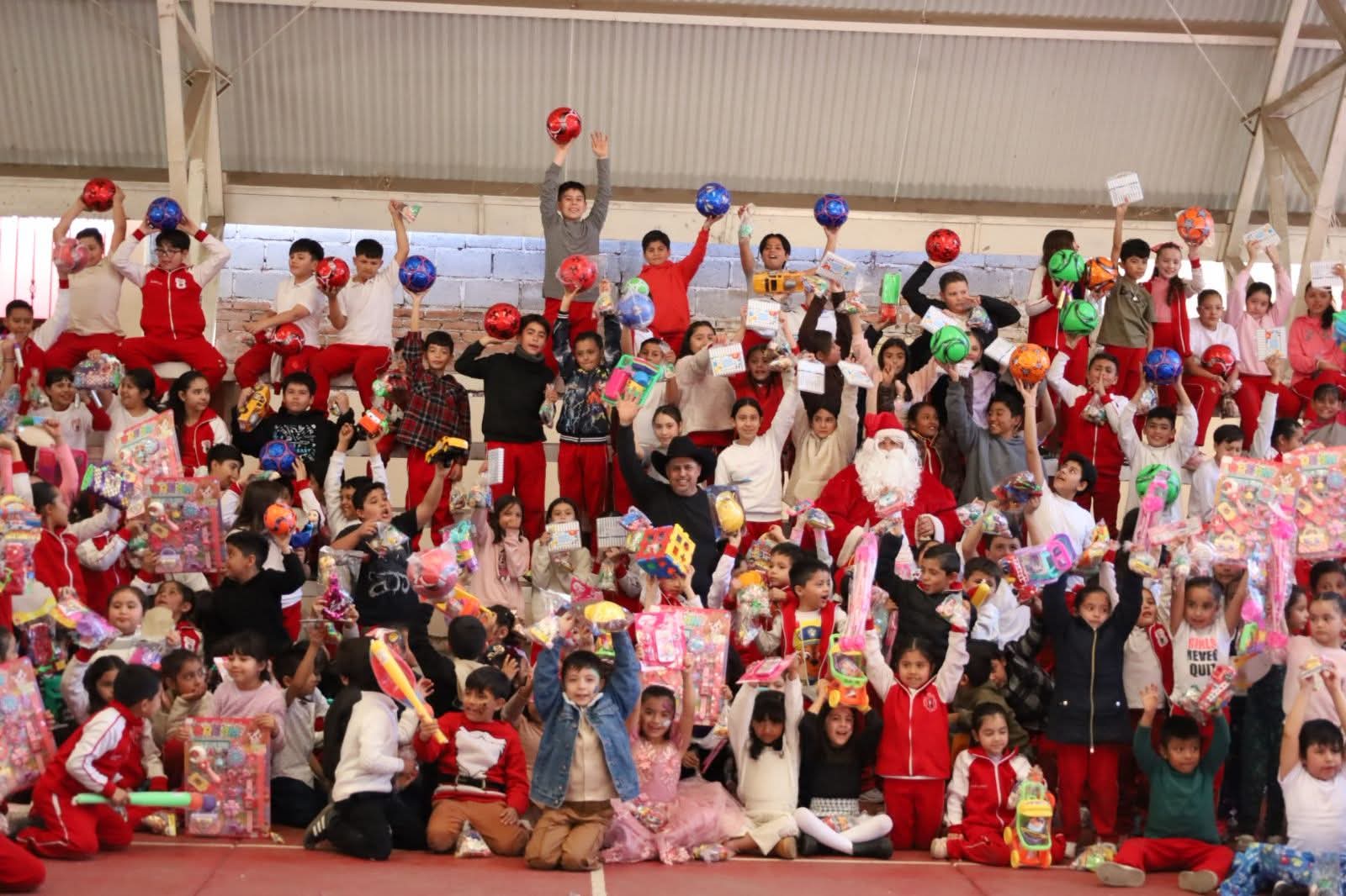 La Ruta Navideña hace sonreír a 7 mil niños de Jerez