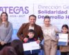 Miguel Varela entrega 700 becas a estudiantes