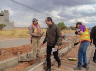 Supervisa Pepe Saldívar construcción en el «Camino Rosa» de Guadalupe