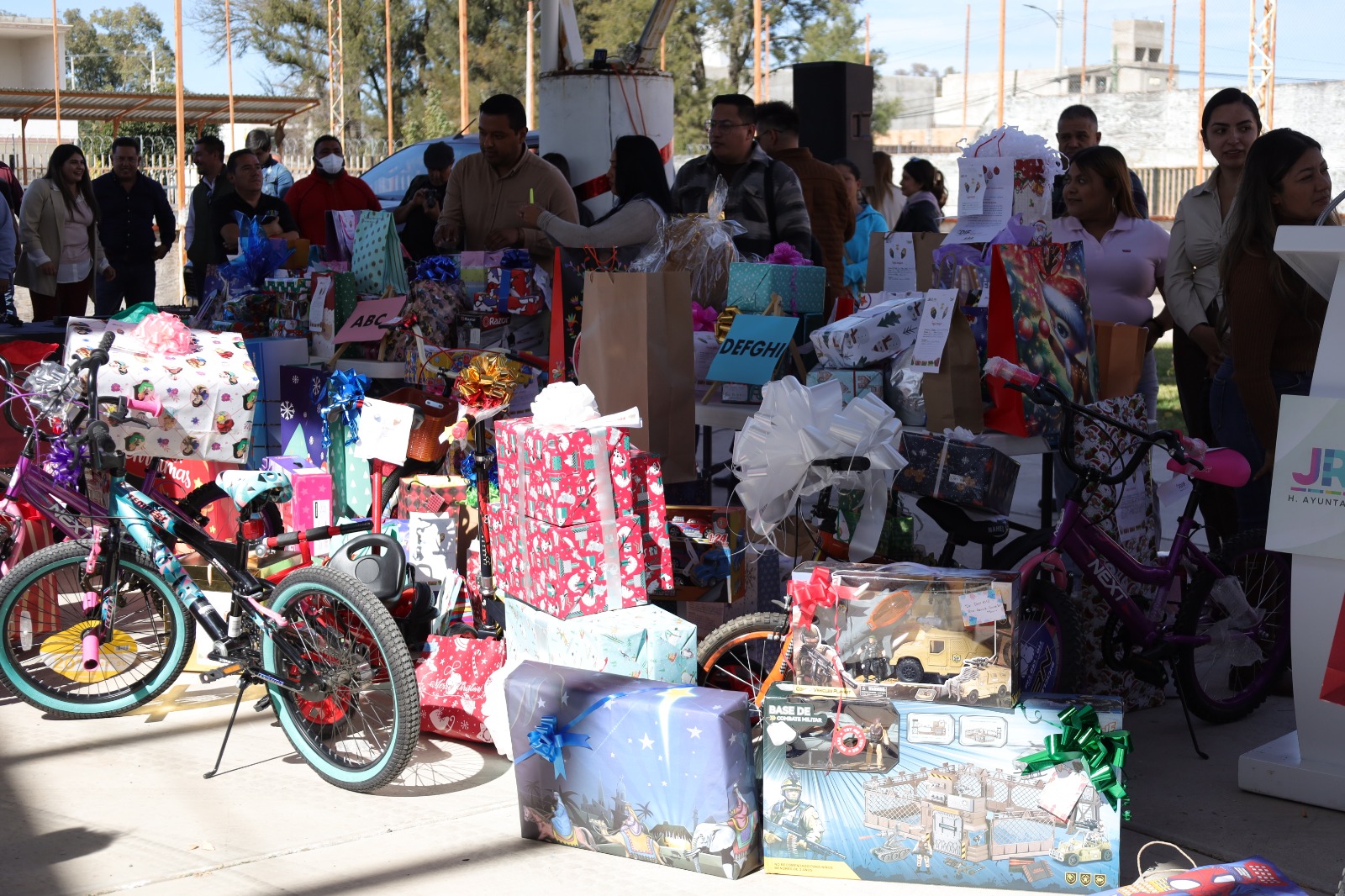 «Todos Somos Reyes Magos»: apadrinan a más de 300 niños en Jerez