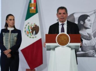 Van SAT y Hacienda por más recaudación de impuestos en 2026