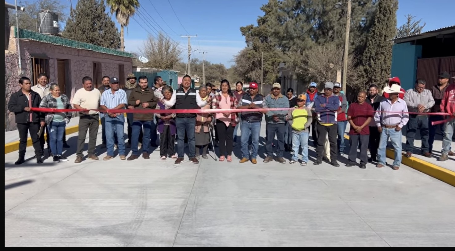 Entrega Pier Michel obra de pavimentación en Bañón