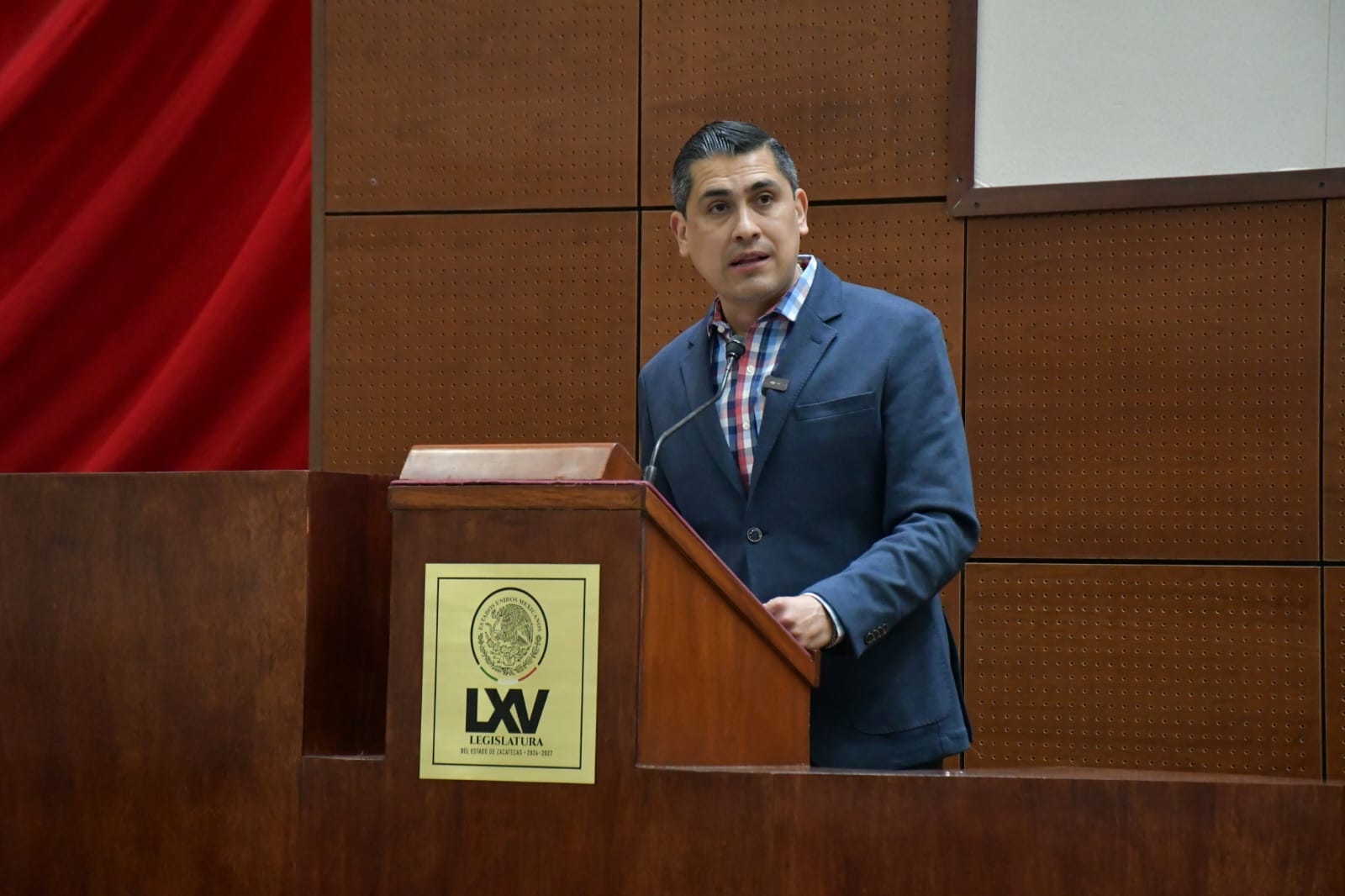 Presenta Carlos Peña propuesta para frenar desempleo